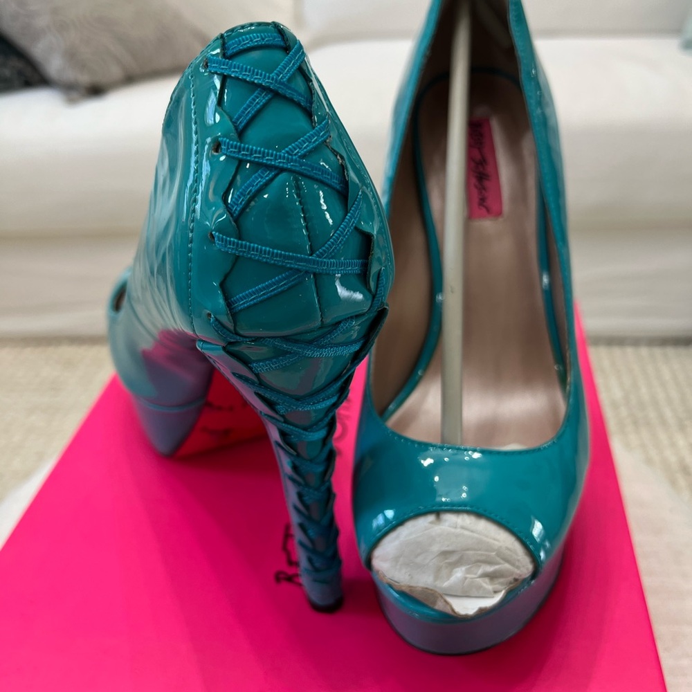 Betsey Johnson Sitan Teal Neon Turquoise Peep Toe Heels 10